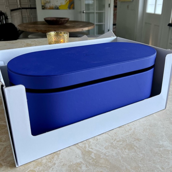 Dyson Airwrap Special Edition Blue Blush- BRAND NEW in box! - Picture 4 of 6